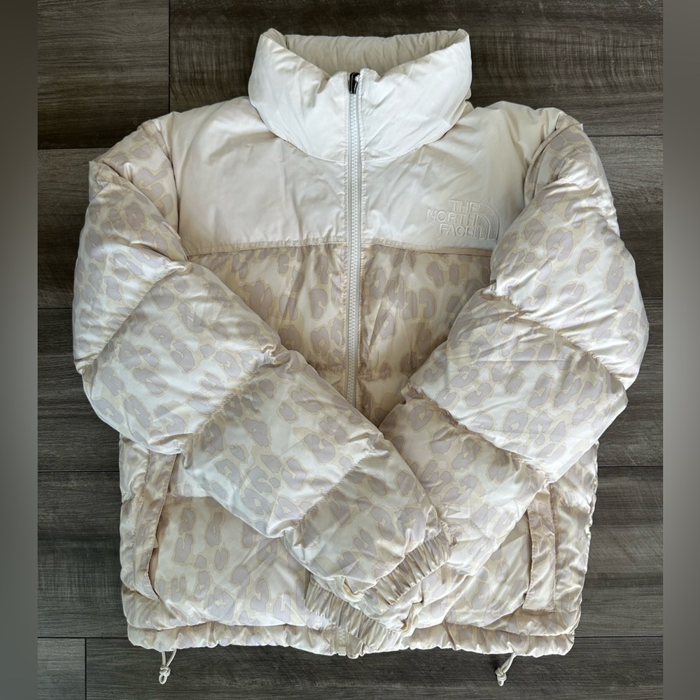 NEW The North Face Women's Leopard Printed 1996 Retro Nuptse Puffer Jacket Sz S